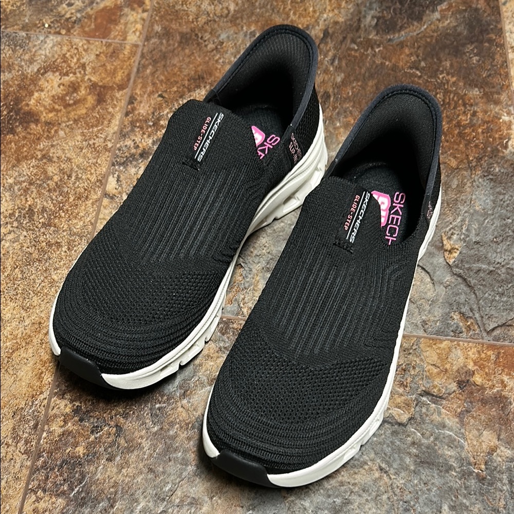 Skechers Slip-Ins Glide-Step Women's Black Shoes nearly new size 6.5